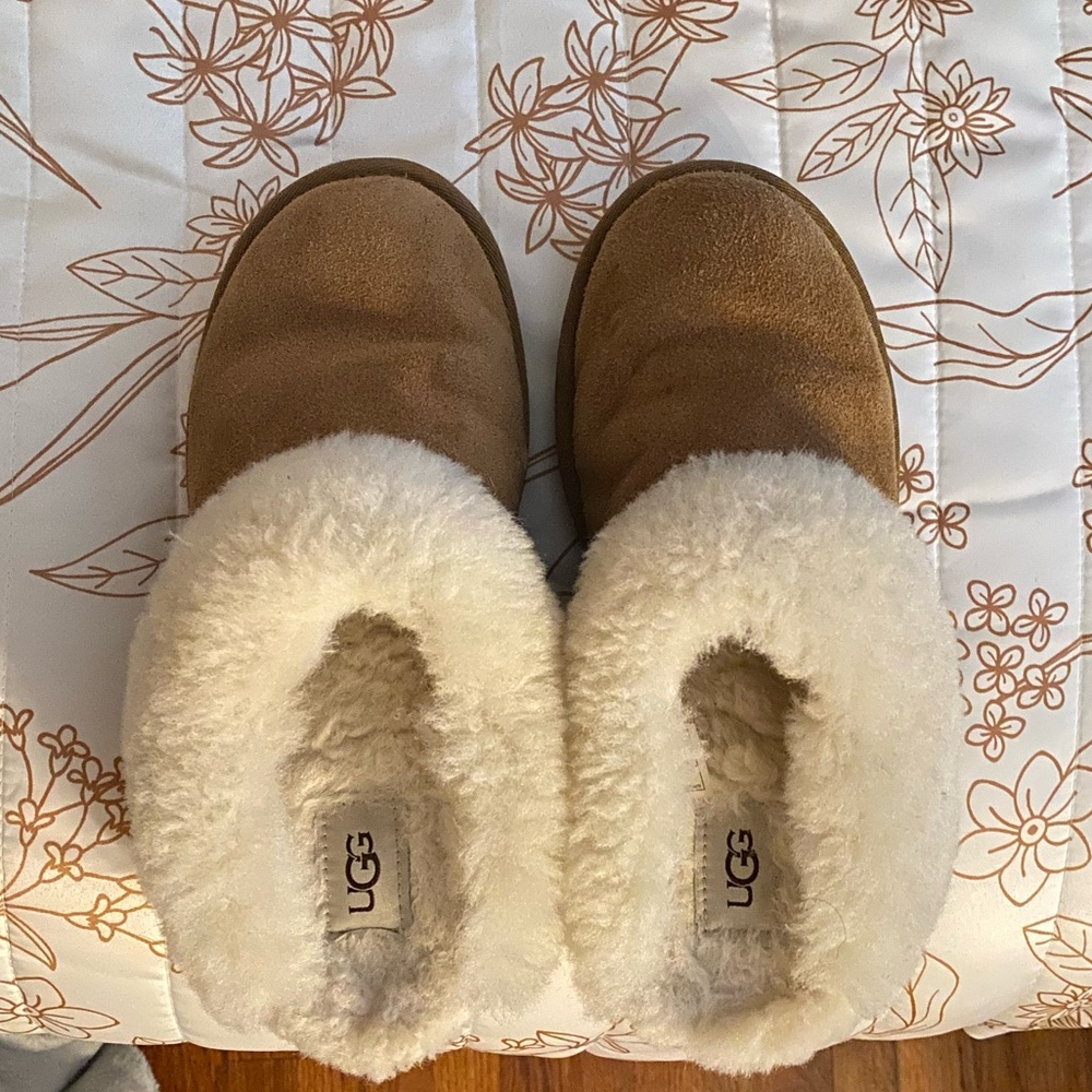 UGG SLIPPERS 🍂🍁